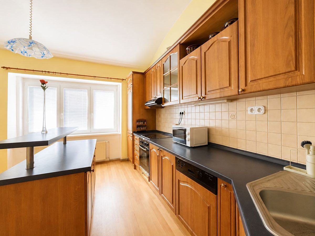 Pronájem bytu 2+1 90 m² – fotografie 5