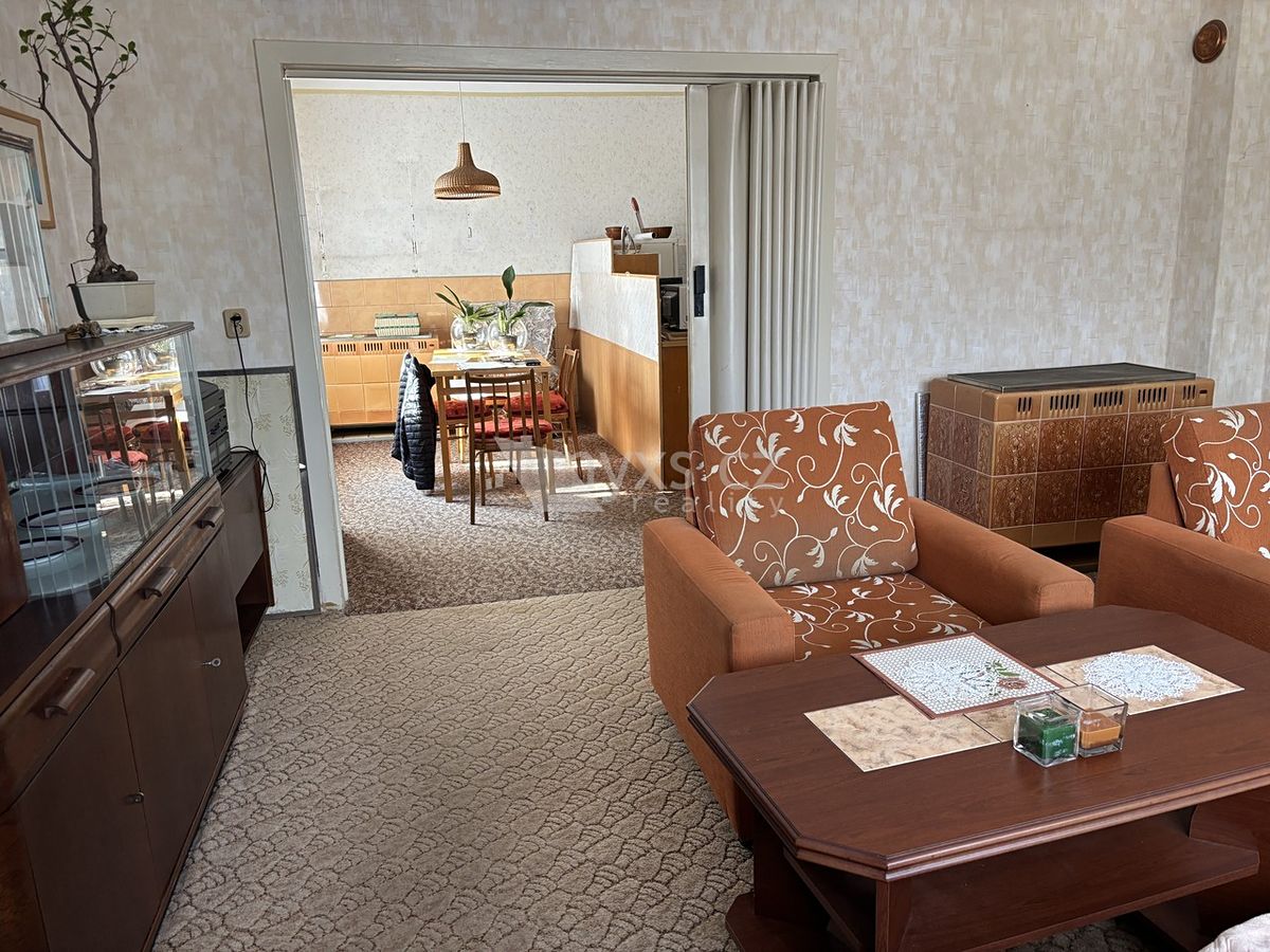 Prodej rodinného domu 162 m², pozemek 1077 m² – fotografie 5