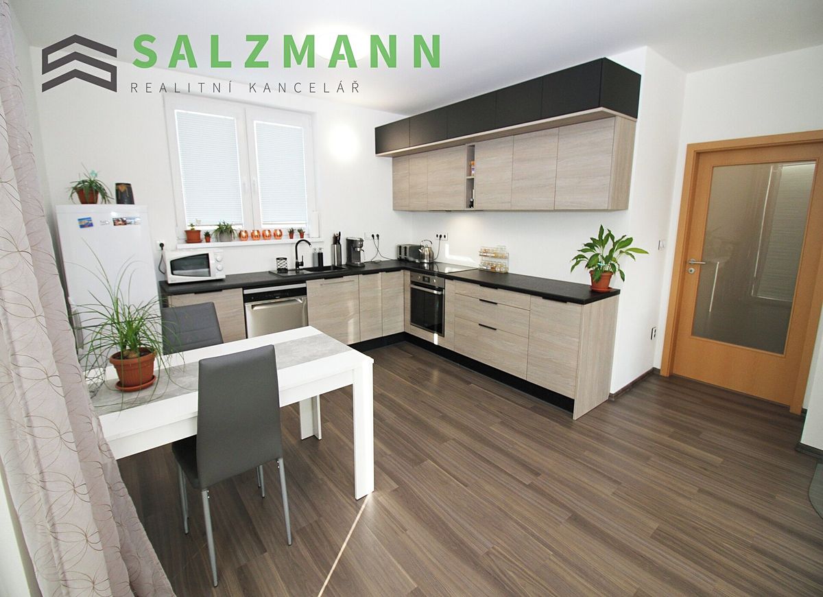 Pronájem bytu 4+kk 82 m²