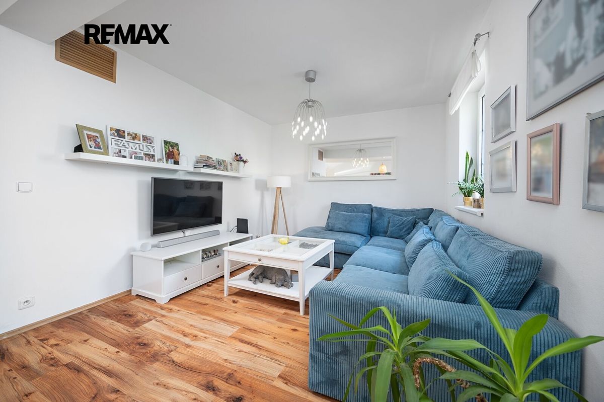 Prodej rodinného domu 104 m², pozemek 105 m² – fotografie 2