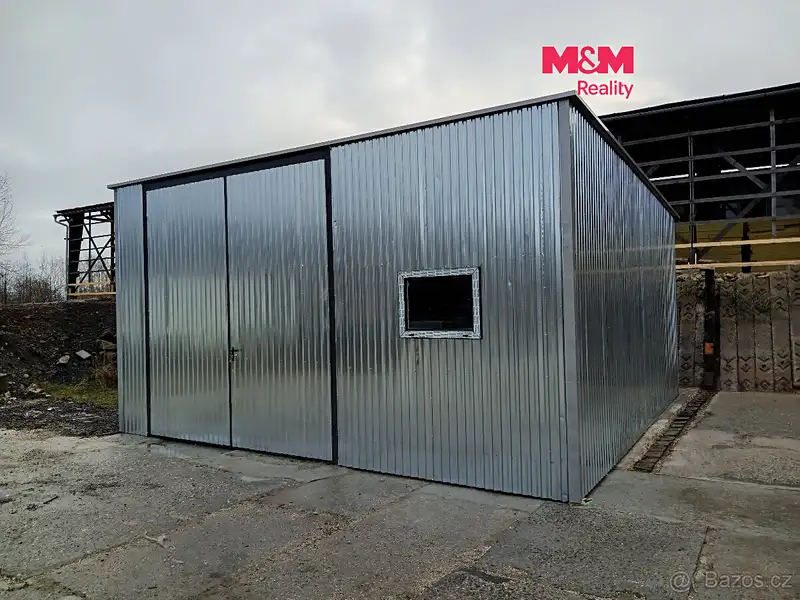 Pronájem garáže 36 m², Radnice – náhled fotky 1
