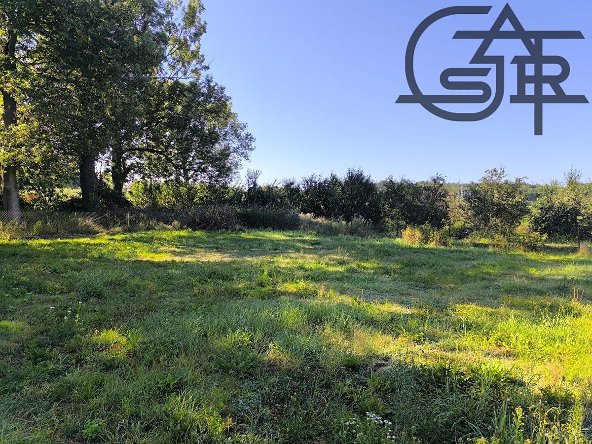 Prodej stavebního pozemku 588 m² – fotografie 2