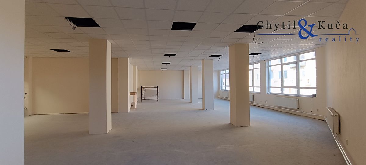 Pronájem obchodního prostoru 170 m² – fotografie 2