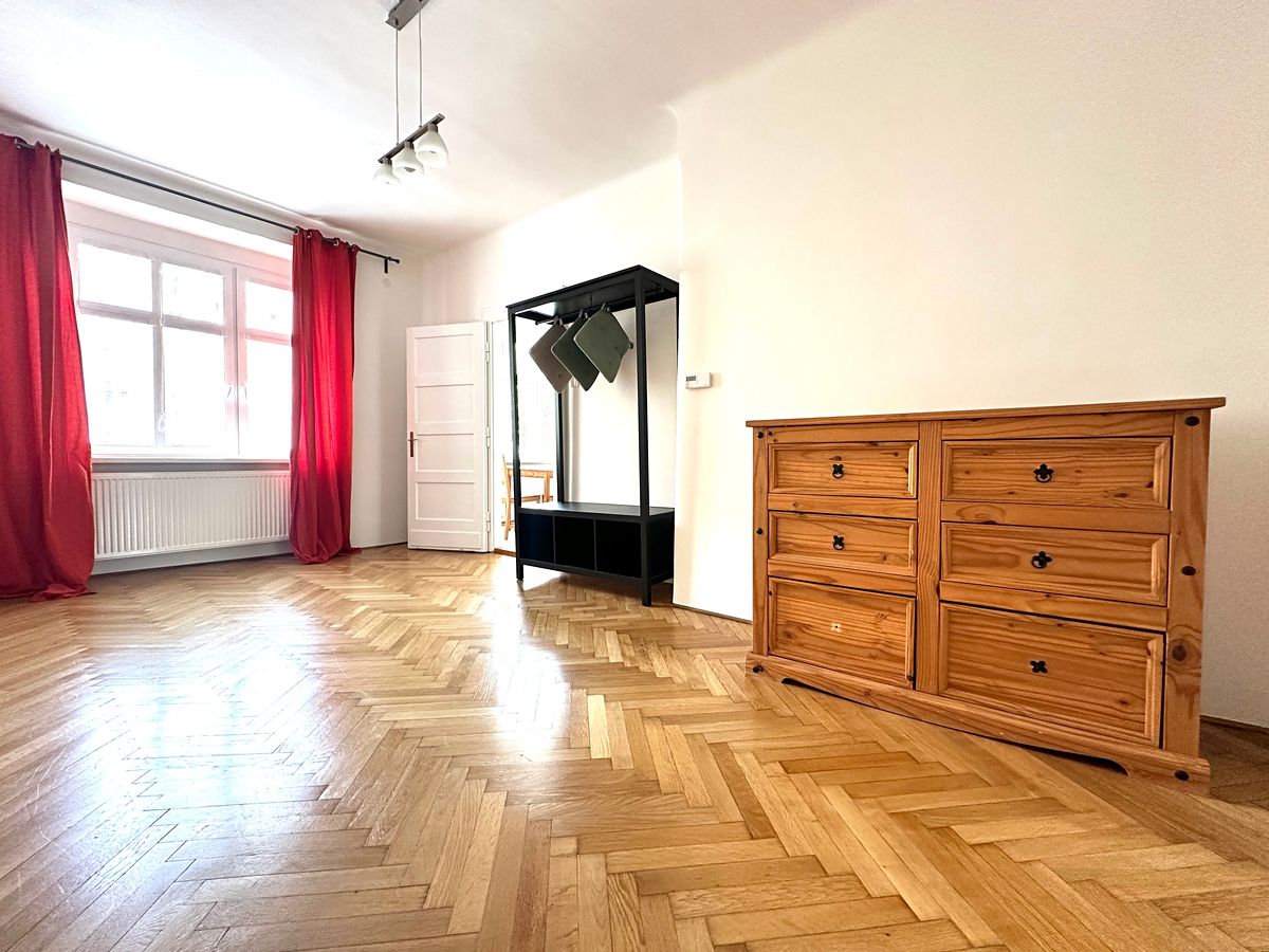 Pronájem bytu 3+1 98 m² – fotografie 3