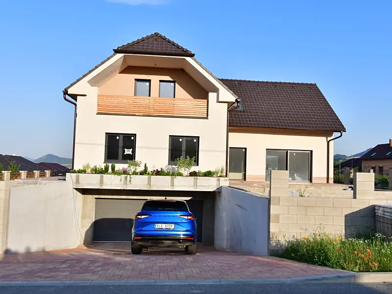 Prodej specifického typu nemovitosti 250 m², Trnovany – náhled fotky 2