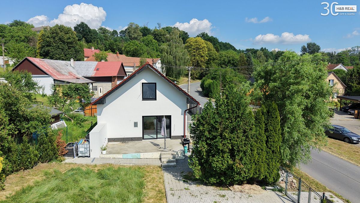 Prodej rodinného domu 300 m², pozemek 1220 m² – fotografie 4
