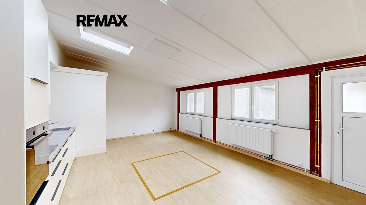 Prodej rodinného domu 400 m², pozemek 300 m² – fotografie 4