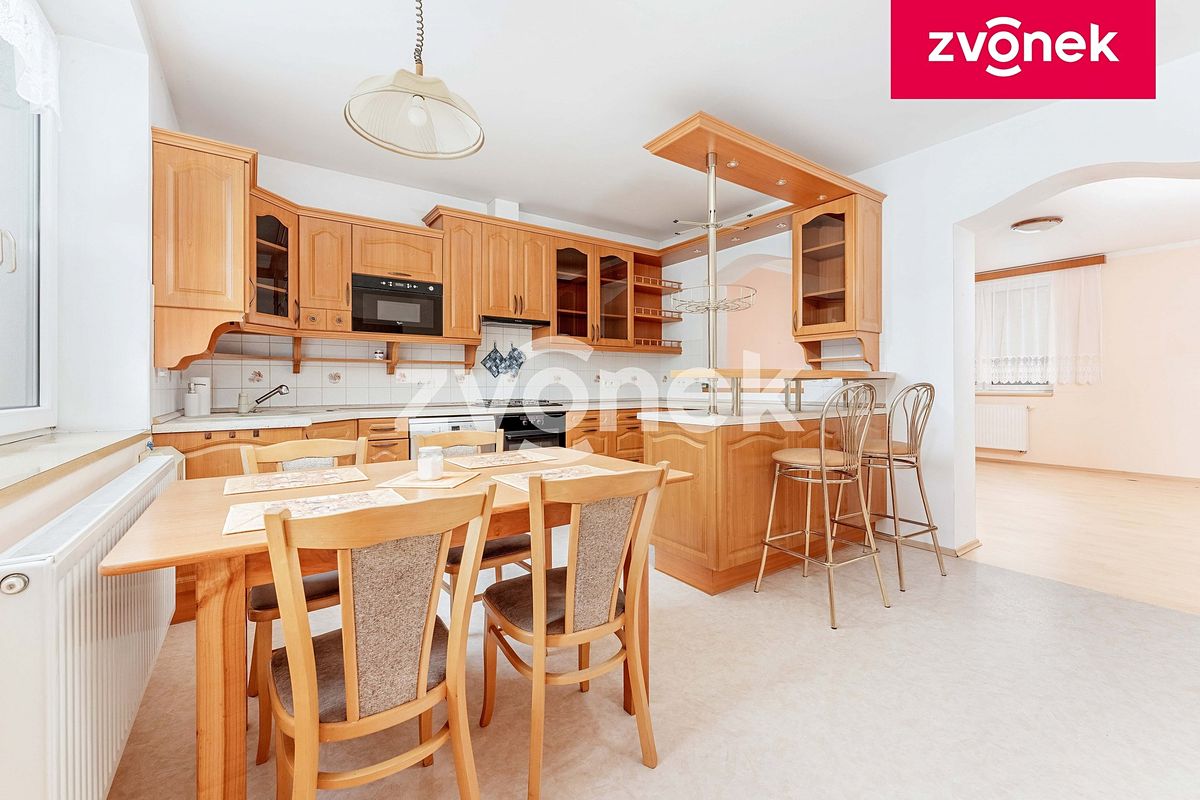 Prodej rodinného domu 218 m², pozemek 531 m² – fotografie 5