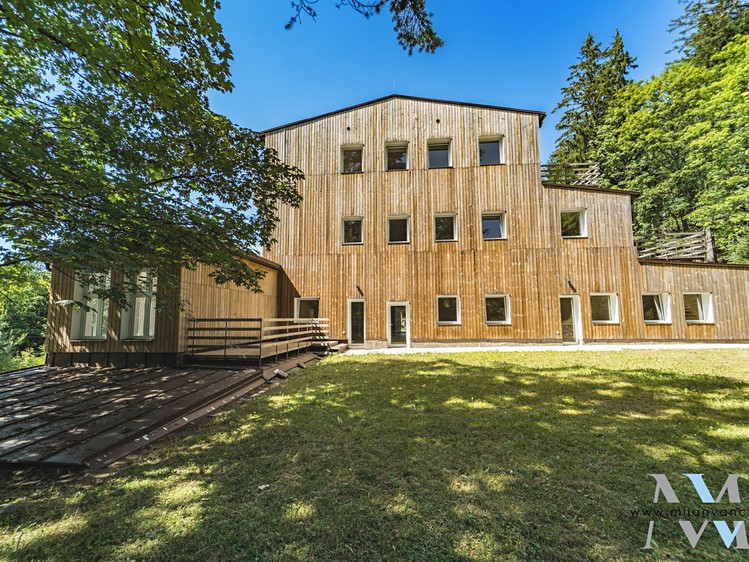 Gewerbefläche zum Kauf, 684 m² (1 von 32)