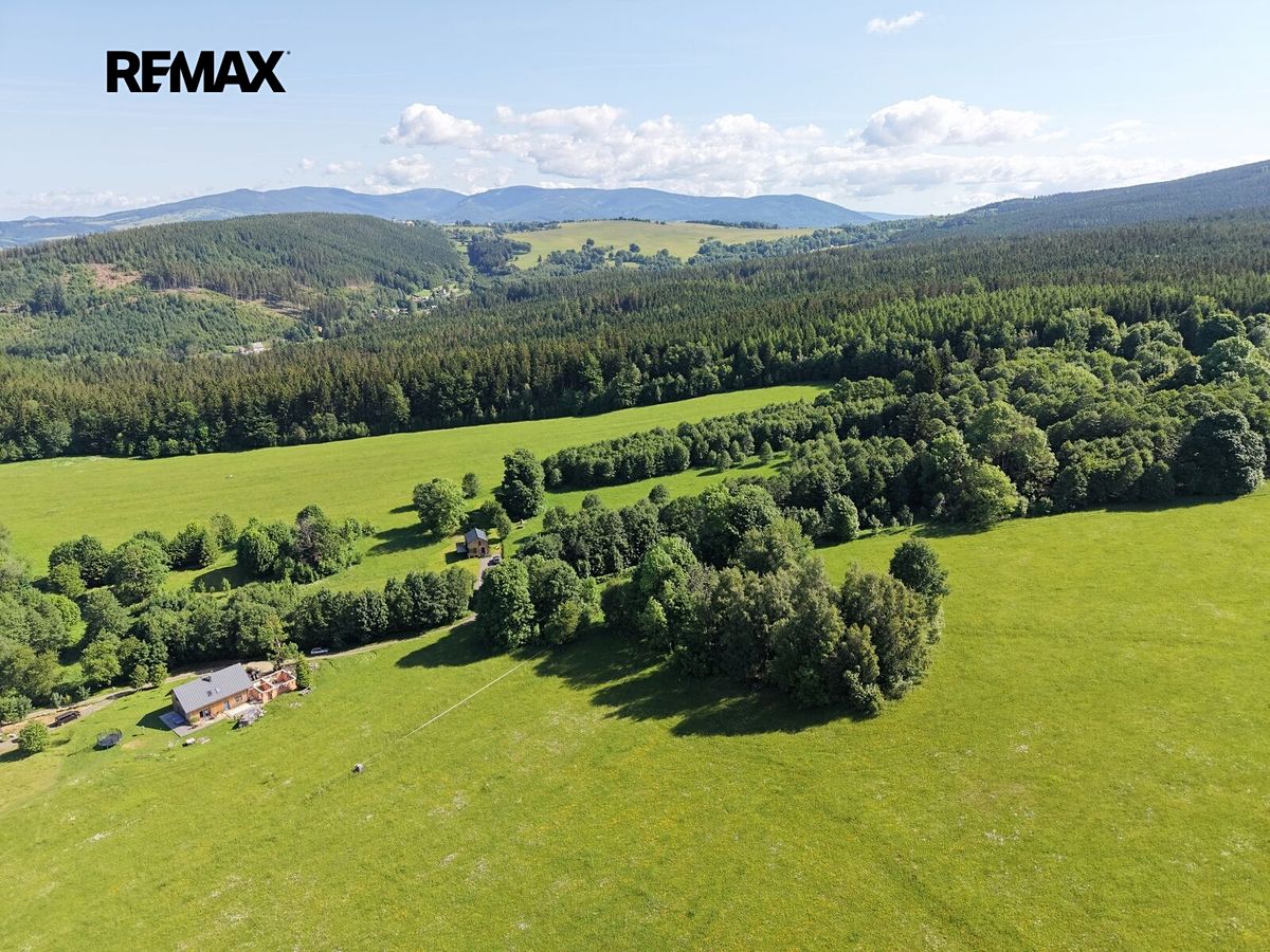 Prodej stavebního pozemku 1745 m²