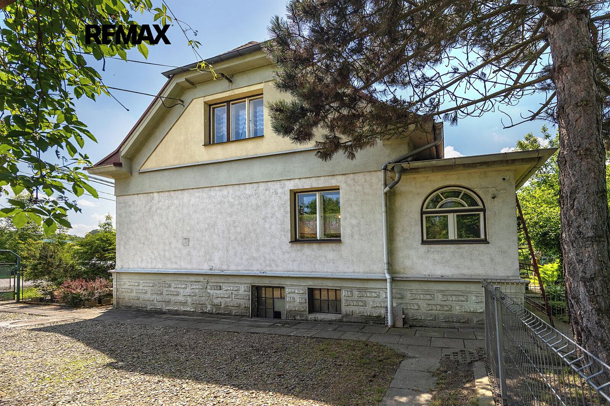 Prodej rodinného domu 288 m², pozemek 1399 m² – fotografie 4
