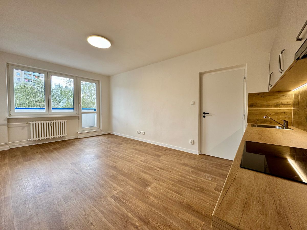 Pronájem bytu 2+kk 38 m² – fotografie 5
