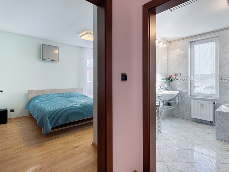 Prodej bytu 4+kk, 137 m² (39 z 64)