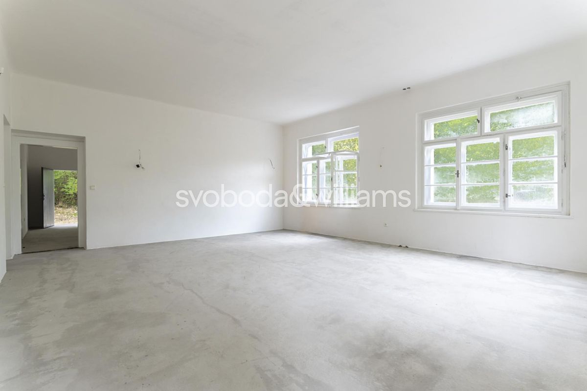 Prodej rodinného domu 379 m², pozemek 2856 m² – fotografie 3