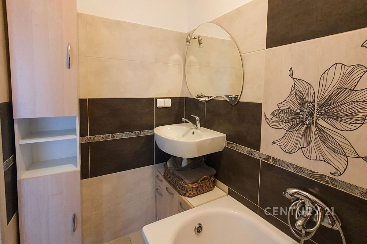 Pronájem bytu 2+kk 52 m² – fotografie 3