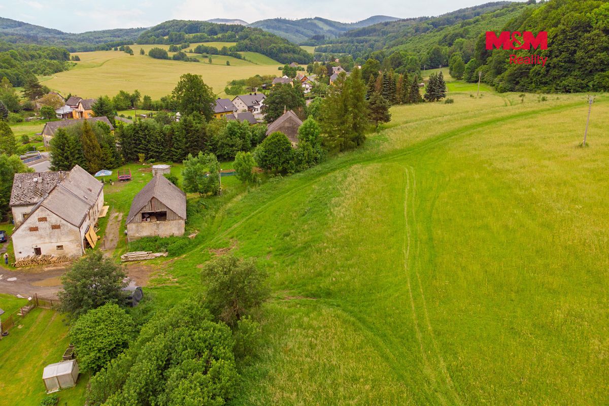 Prodej stavebního pozemku 1442 m² – fotografie 2