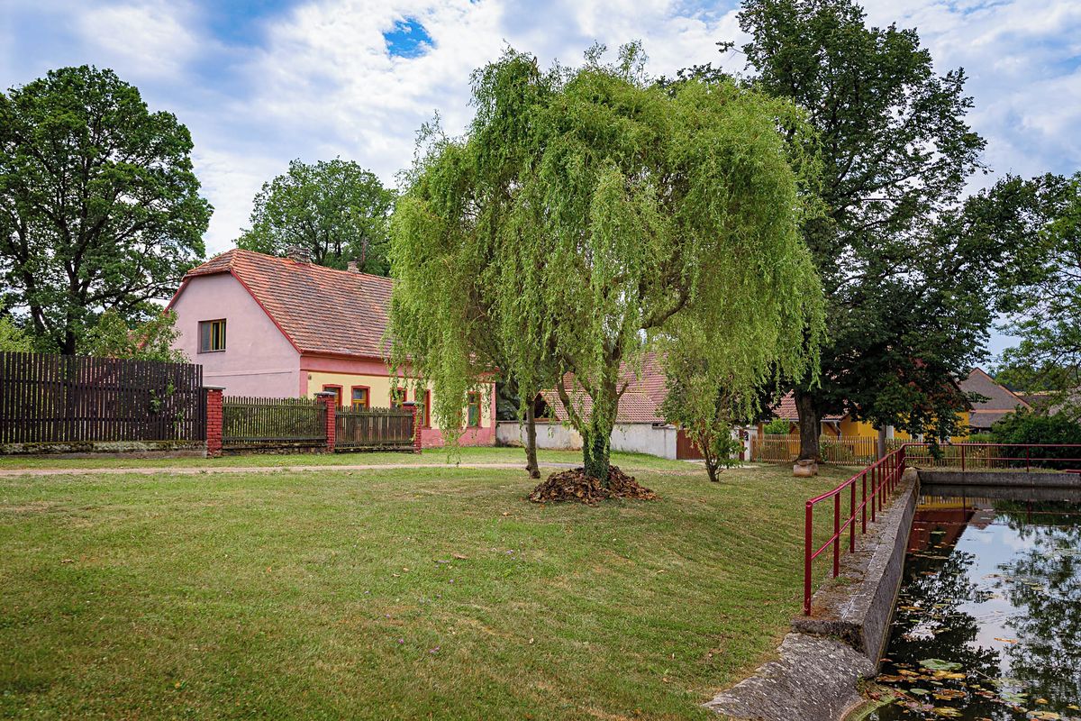 Prodej rodinného domu 175 m², pozemek 3140 m² – fotografie 2