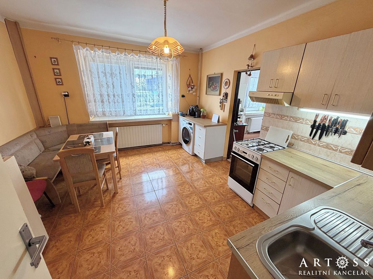 Prodej rodinného domu 155 m², pozemek 1663 m² – fotografie 4