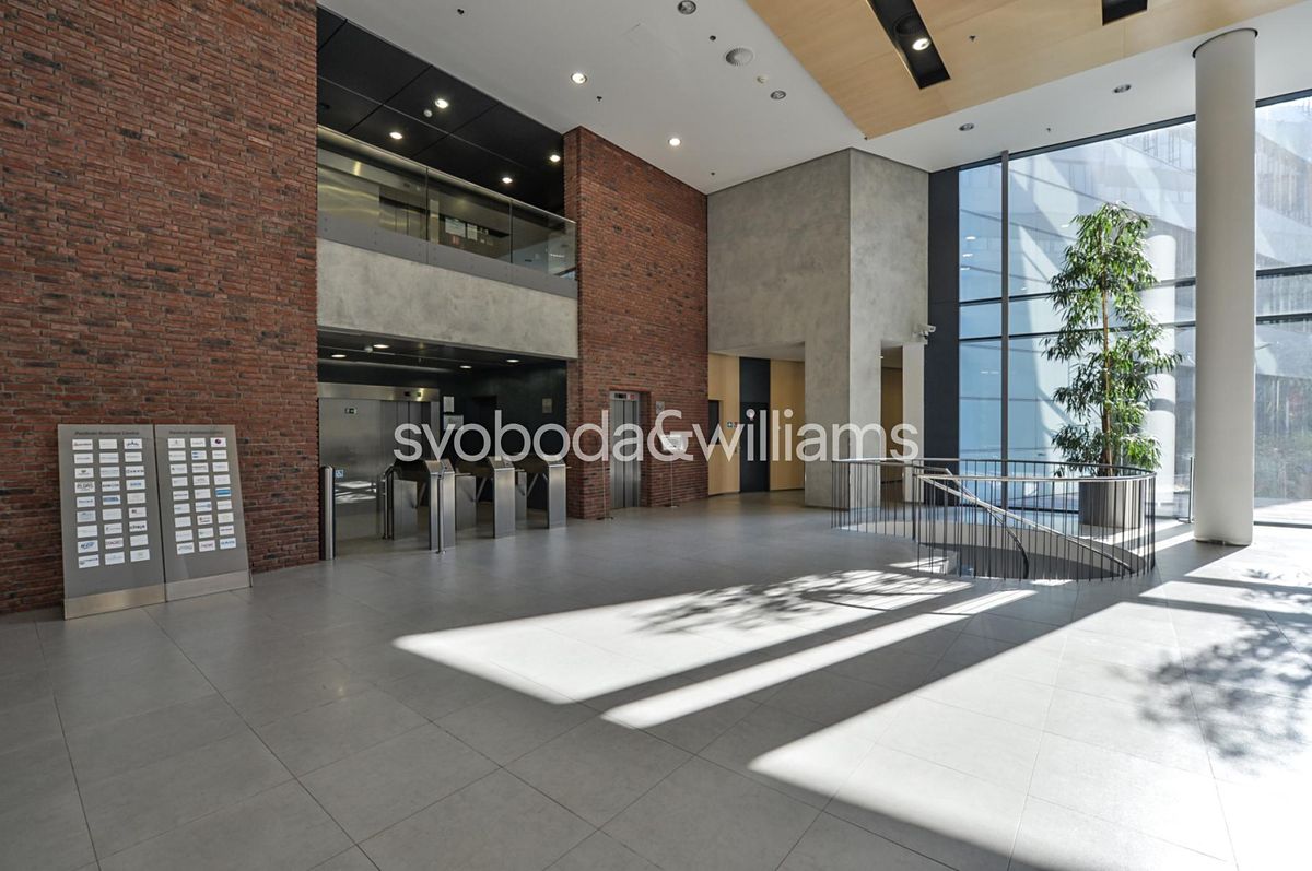 Pronájem kanceláře 708 m² – fotografie 2