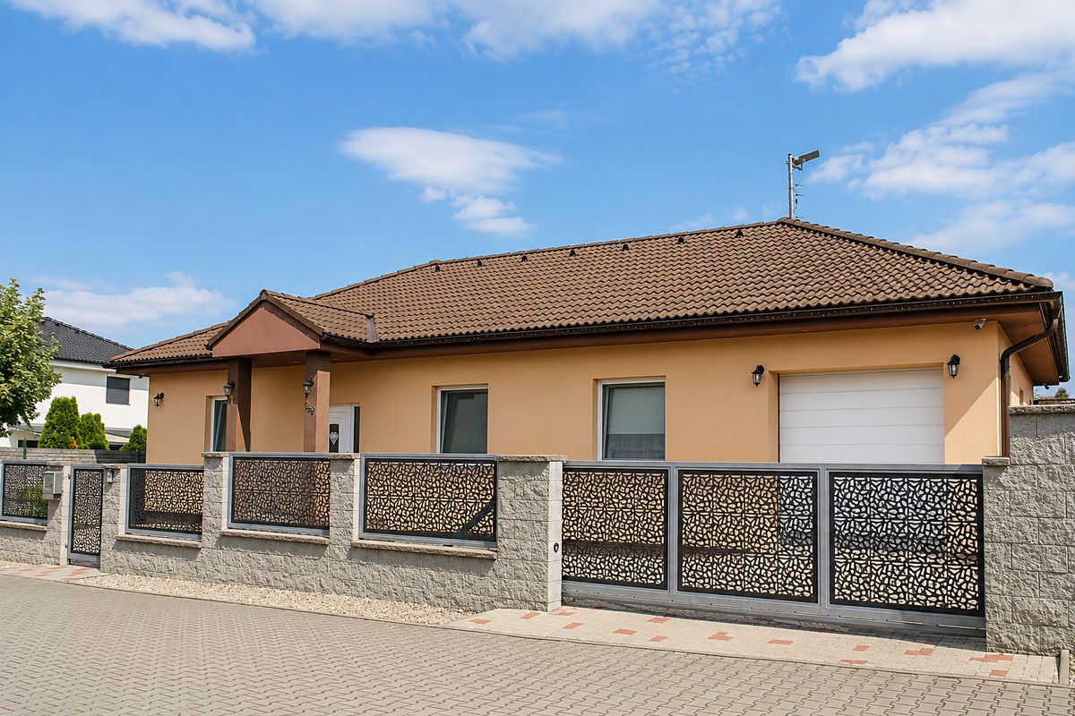 Prodej rodinného domu 132 m², pozemek 813 m² – fotografie 3