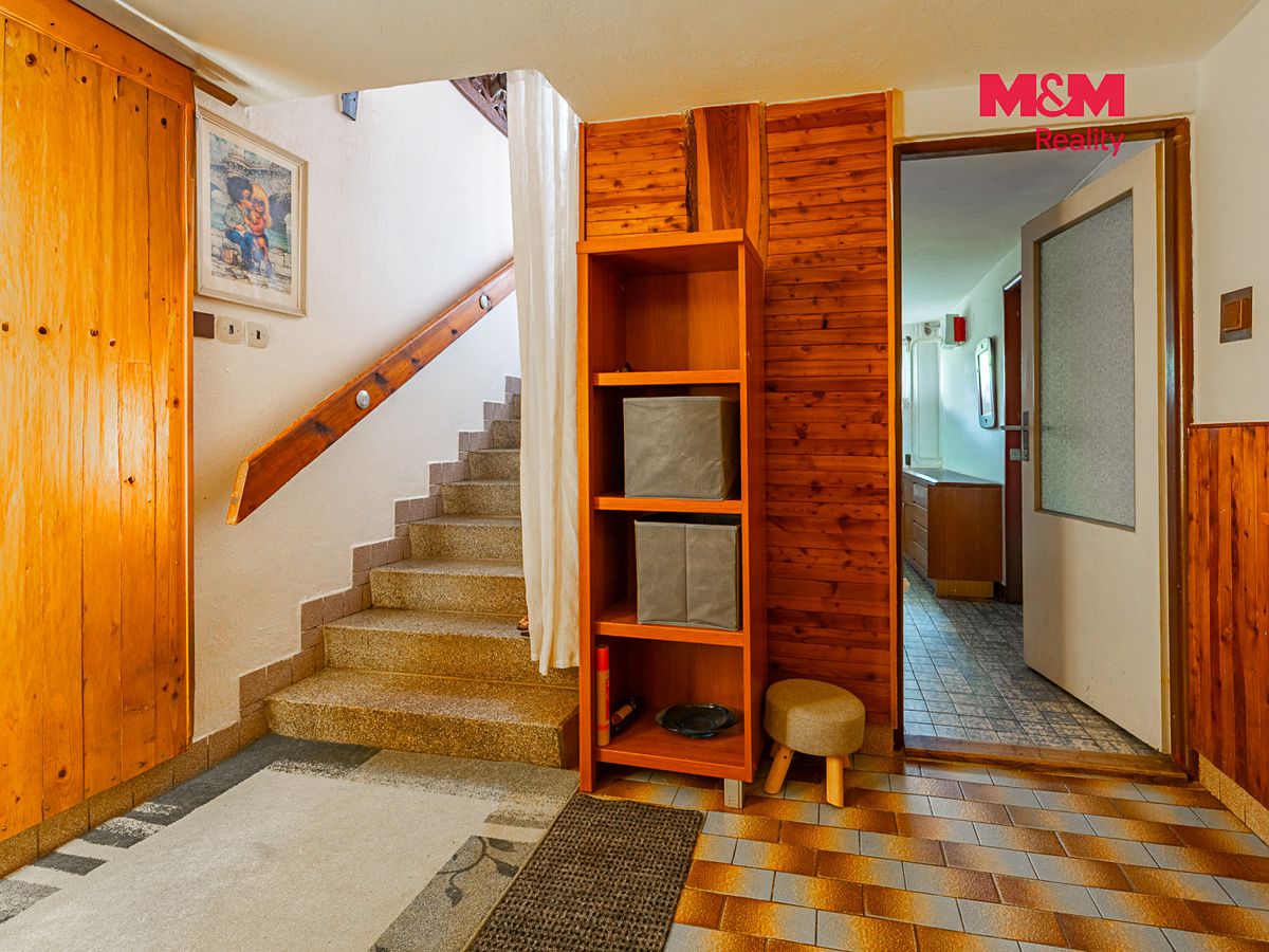 Prodej rodinného domu 158 m², pozemek 986 m² – fotografie 5