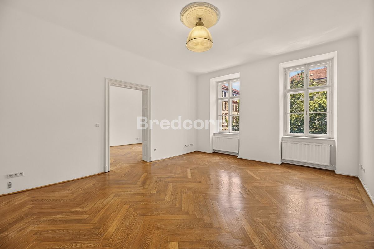 Pronájem kanceláře 160 m² – fotografie 2
