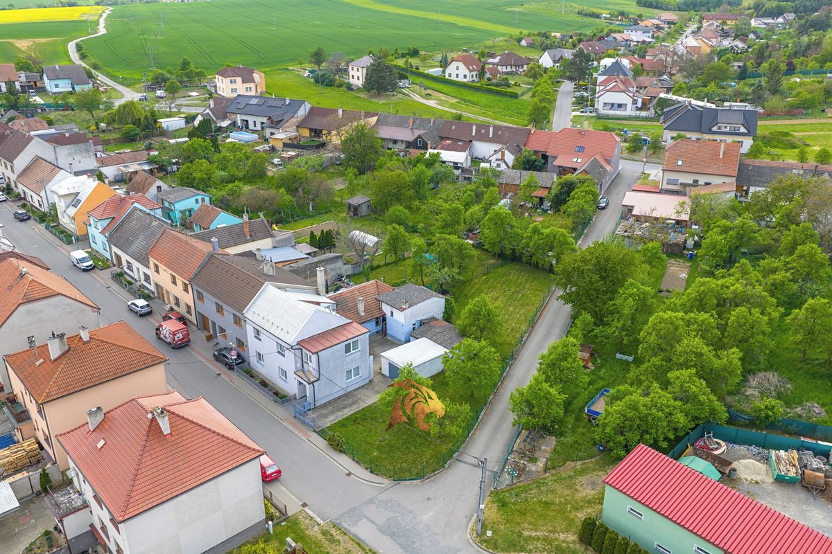 Prodej rodinného domu 170 m², pozemek 824 m² – fotografie 3
