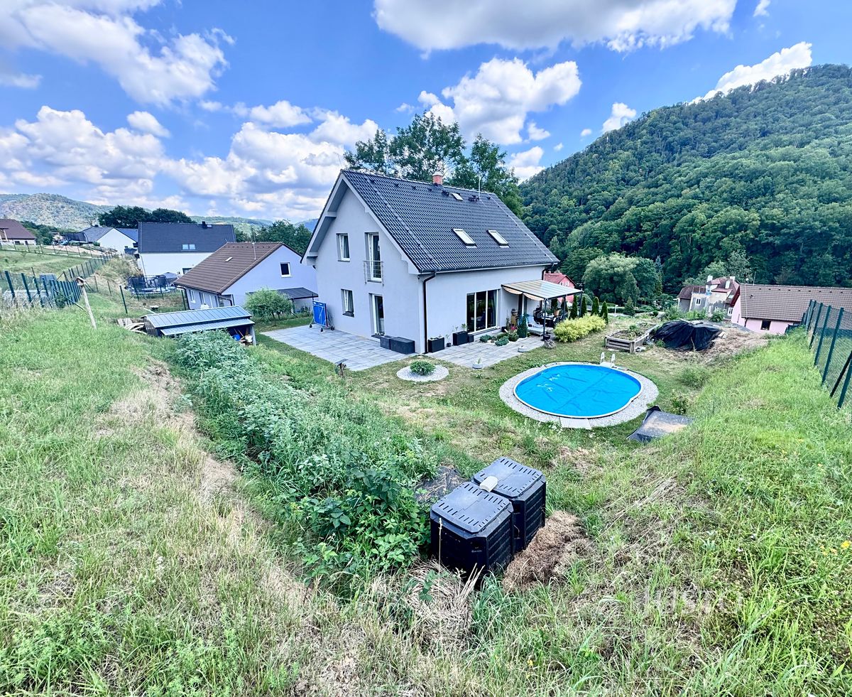 Prodej rodinného domu 148 m², pozemek 1008 m² – fotografie 2