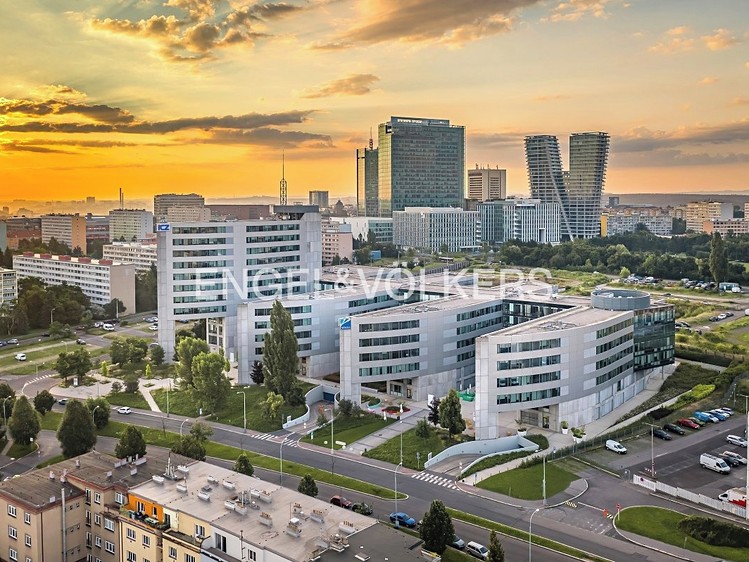 Комерційне приміщення в оренду, 372 м² (2 з 16)