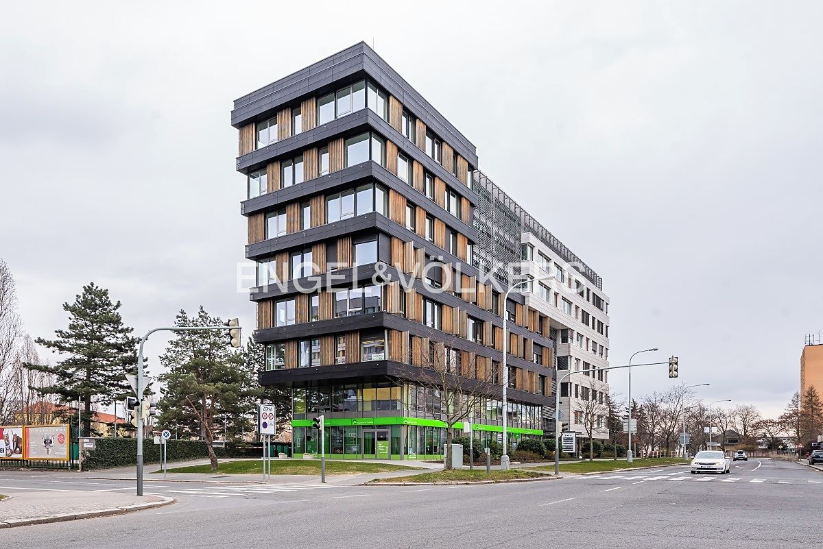Pronájem kanceláře 531 m²