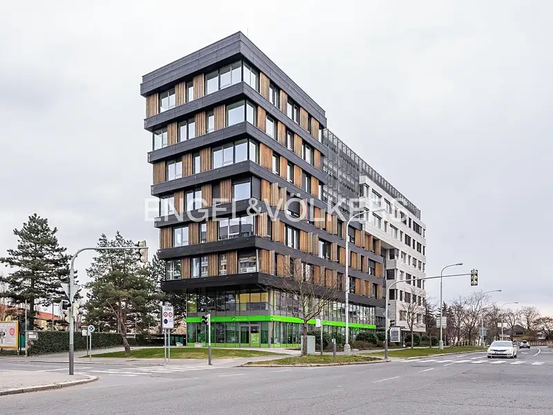 Pronájem kanceláře 531 m², Praha – náhled fotky 1