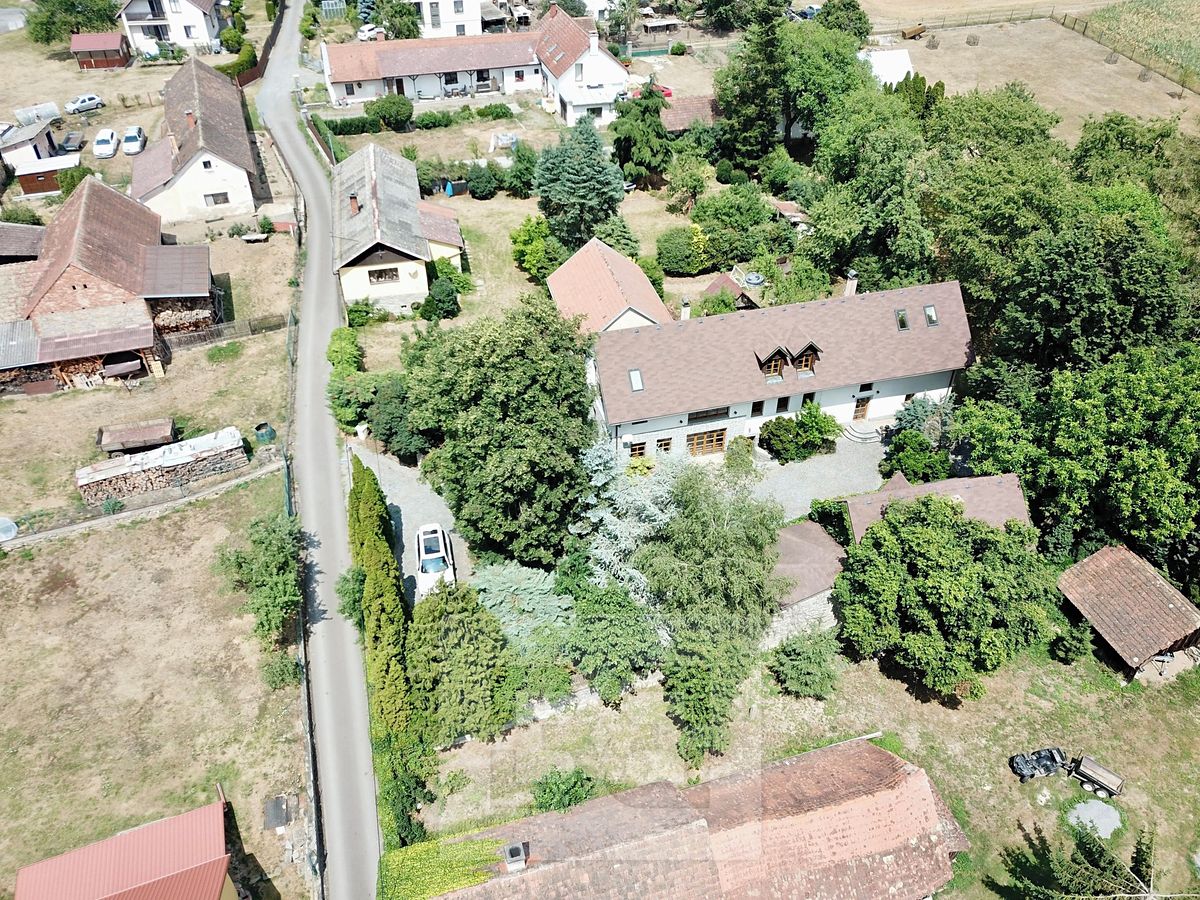 Prodej rodinného domu 265 m², pozemek 5730 m² – fotografie 4