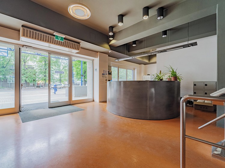 Gewerbefläche zur Miete, 214 m² (2 von 8)