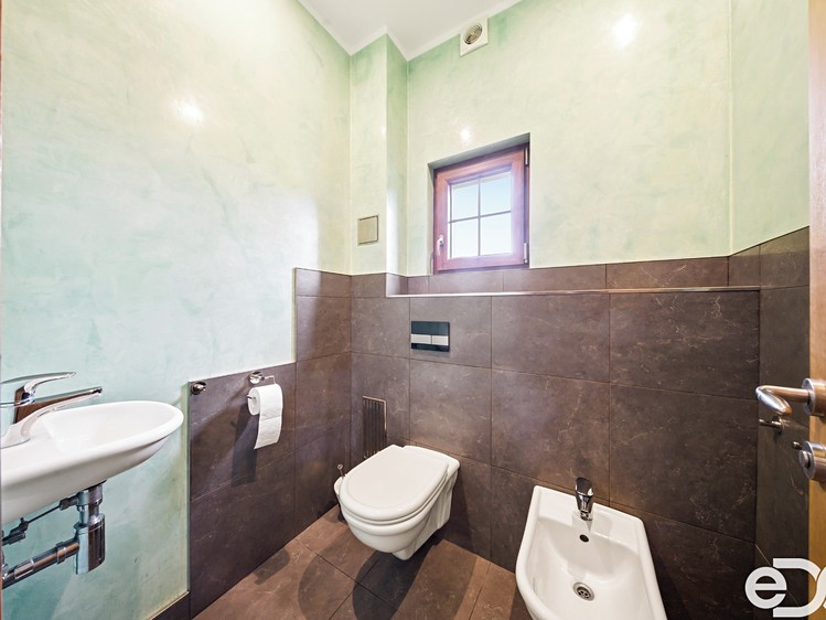 Будинок на продаж, 400 м² (39 з 50)