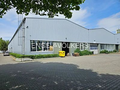 Pronájem skladového prostoru 1463 m²