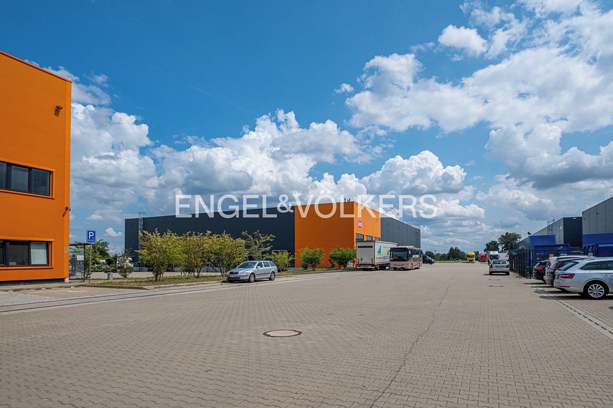 Pronájem skladového prostoru 1080 m² – fotografie 3