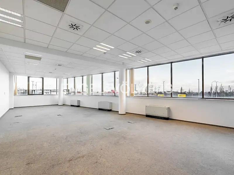 Pronájem kanceláře 883 m², Praha – náhled fotky 2