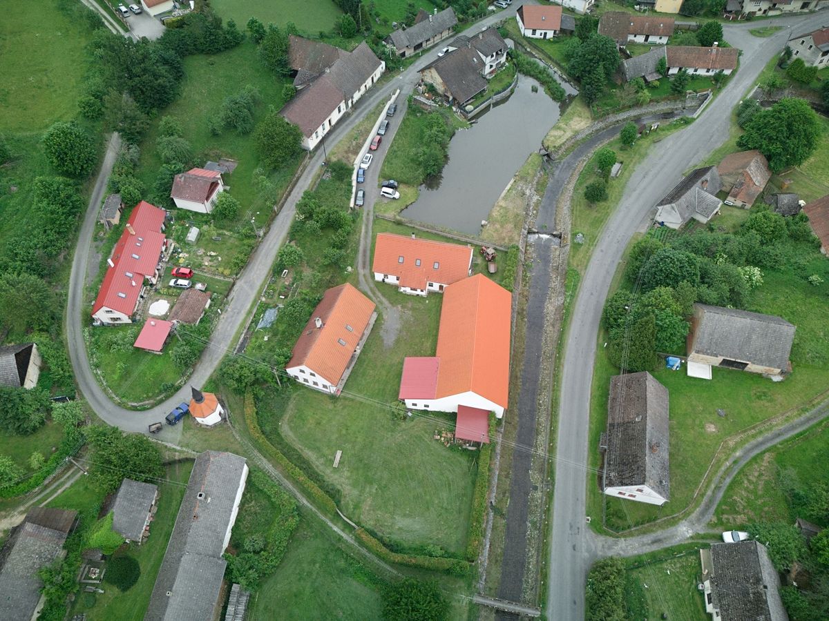 Prodej rodinného domu 450 m², pozemek 2500 m²