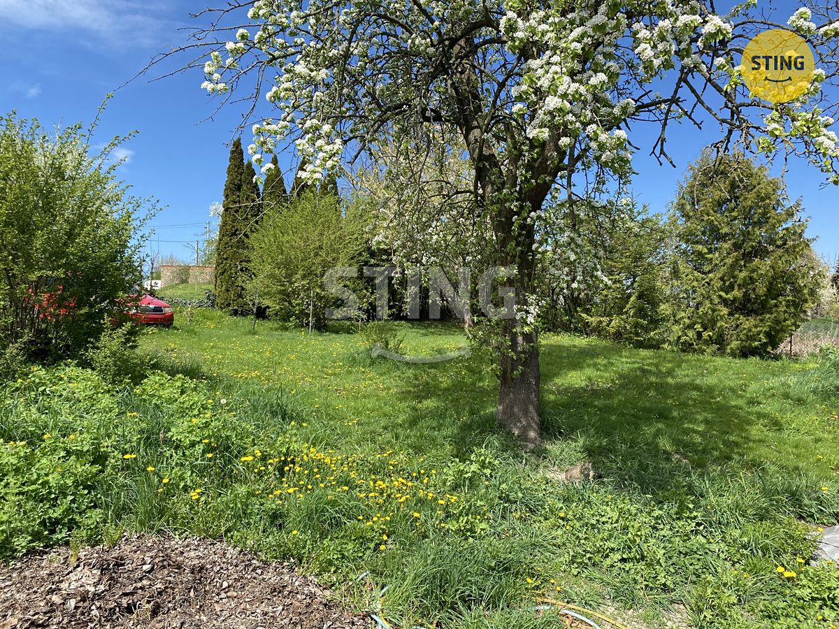 Prodej rodinného domu 140 m², pozemek 1761 m² – fotografie 2
