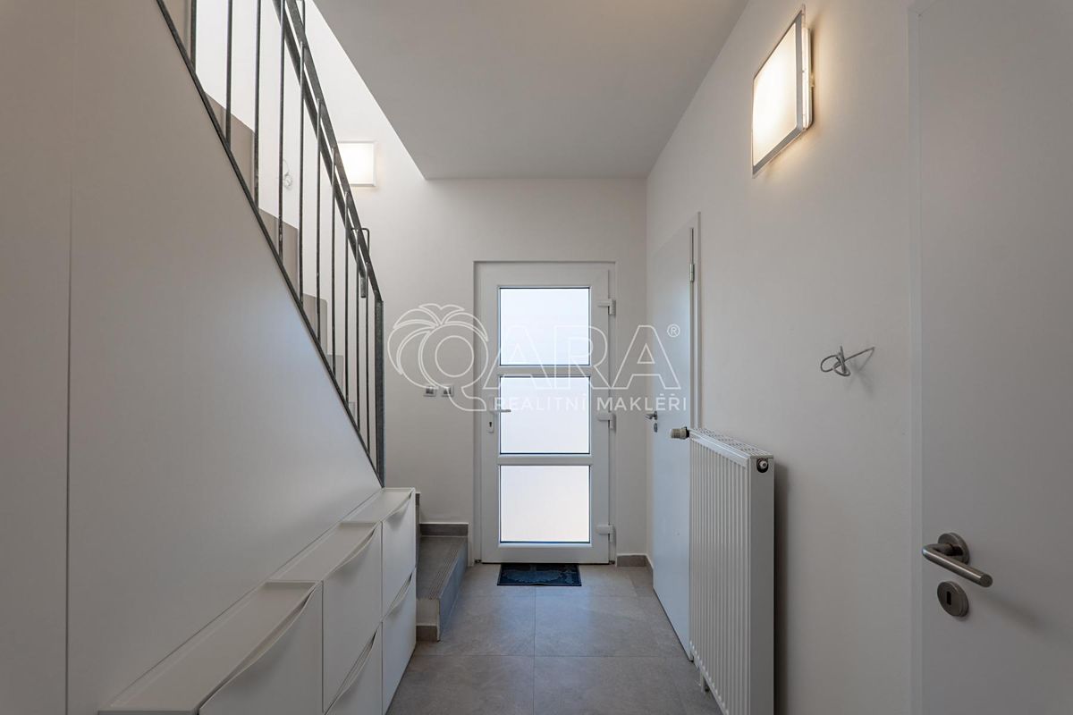 Prodej rodinného domu 95 m², pozemek 1079 m² – fotografie 2