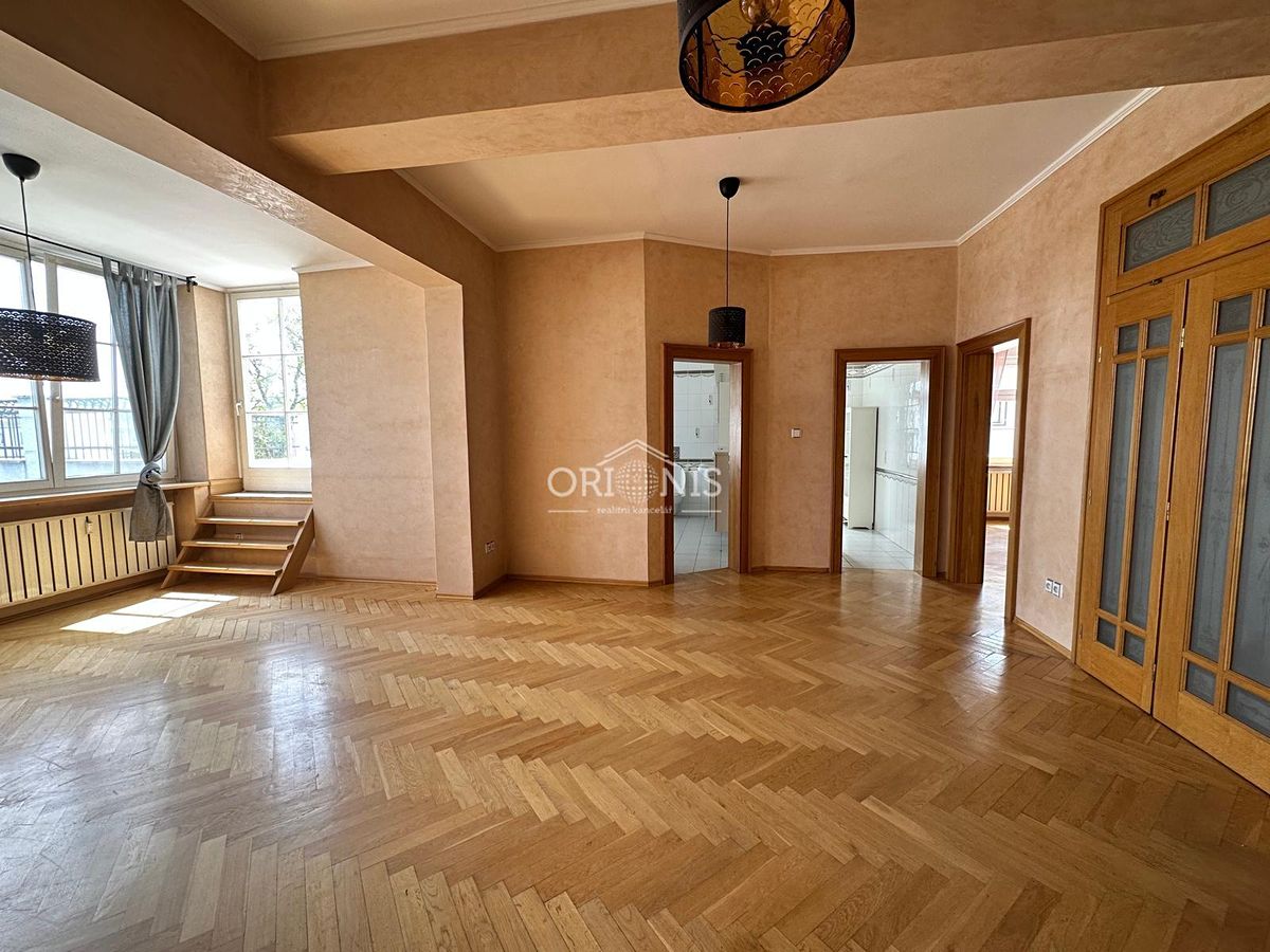 Prodej vily 626 m², pozemek 618 m² – fotografie 4