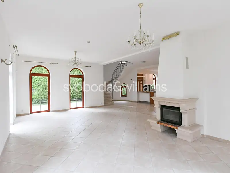 Pronájem rodinného domu 243 m², pozemek 520 m², Praha – náhled fotky 1