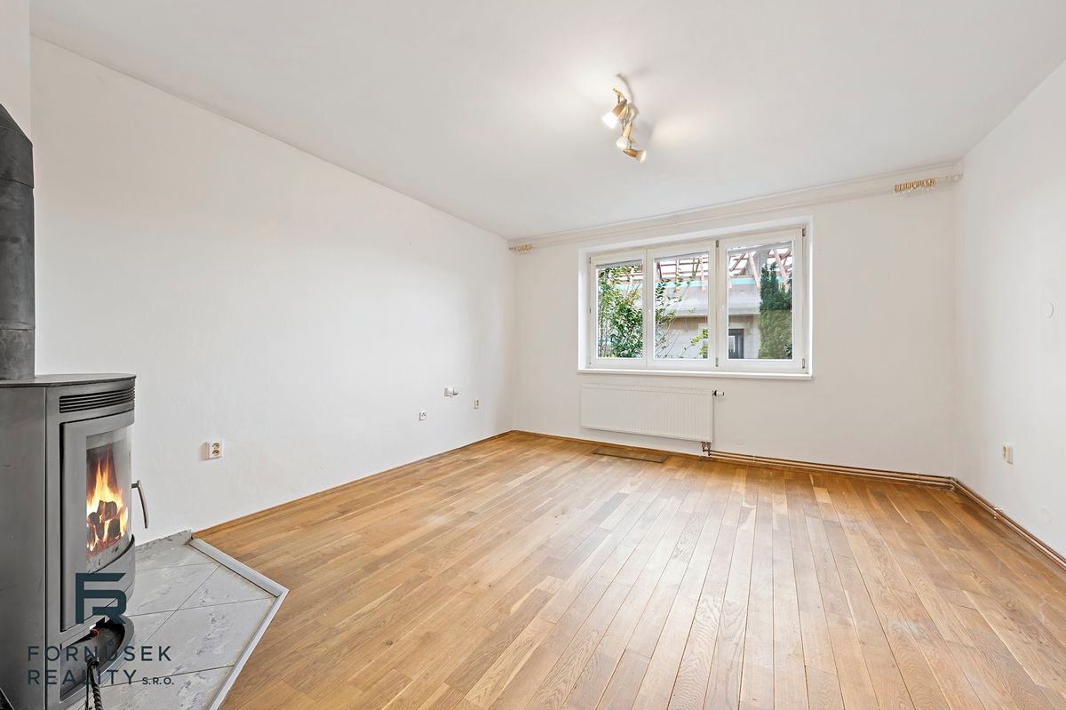 Prodej rodinného domu 93 m², pozemek 122 m² – fotografie 2