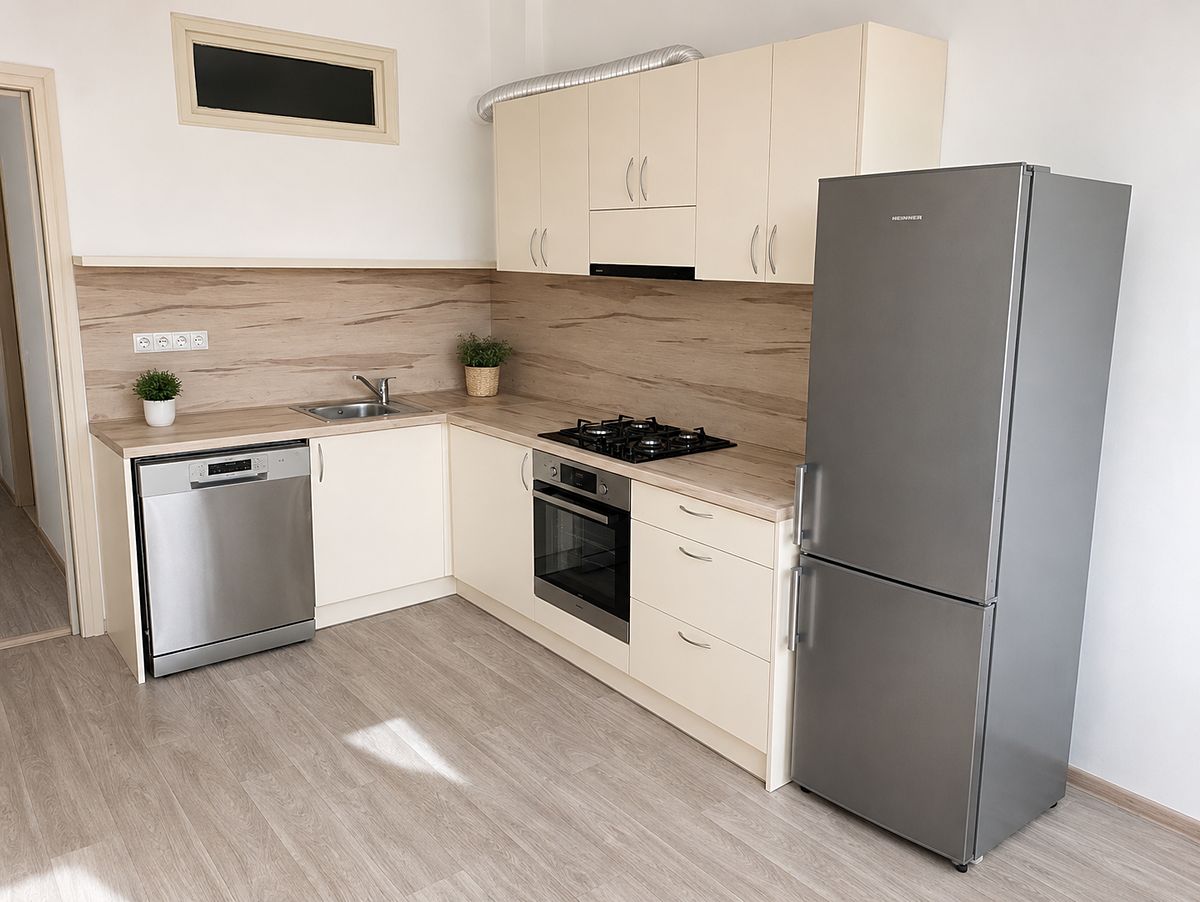 Pronájem bytu 2+1 85 m² – fotografie 3