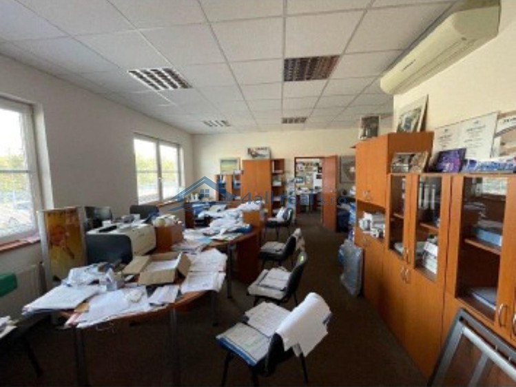 Prodej komerčního prostoru, 880 m² (26 z 29)
