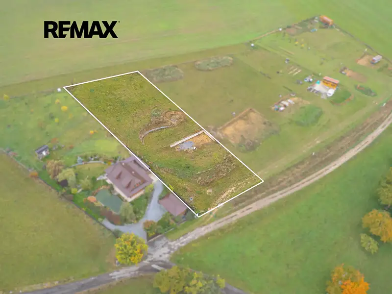 Prodej stavebního pozemku 3002 m², Úsuší – náhled fotky 2