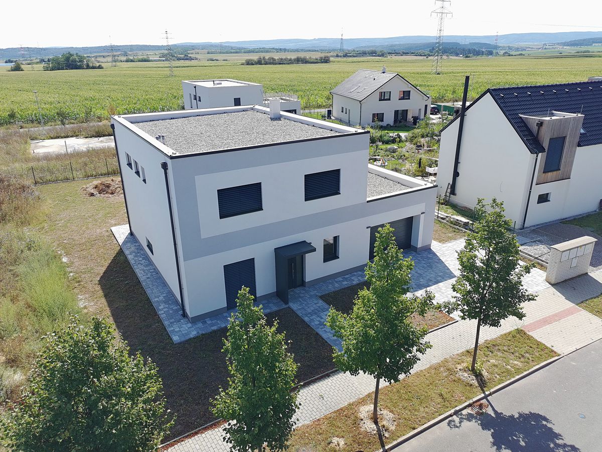 Prodej rodinného domu 221 m², pozemek 815 m²
