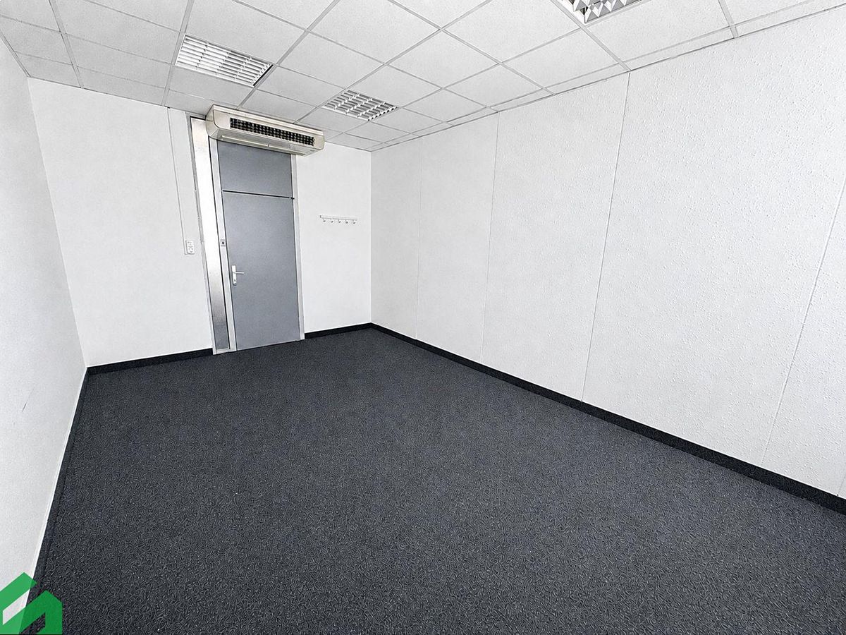Pronájem kanceláře 18 m² – fotografie 3