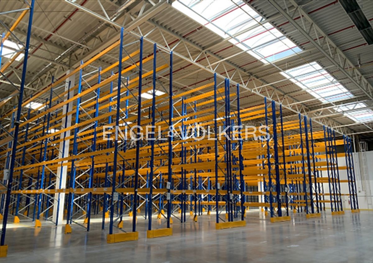 Pronájem skladového prostoru 4596 m²