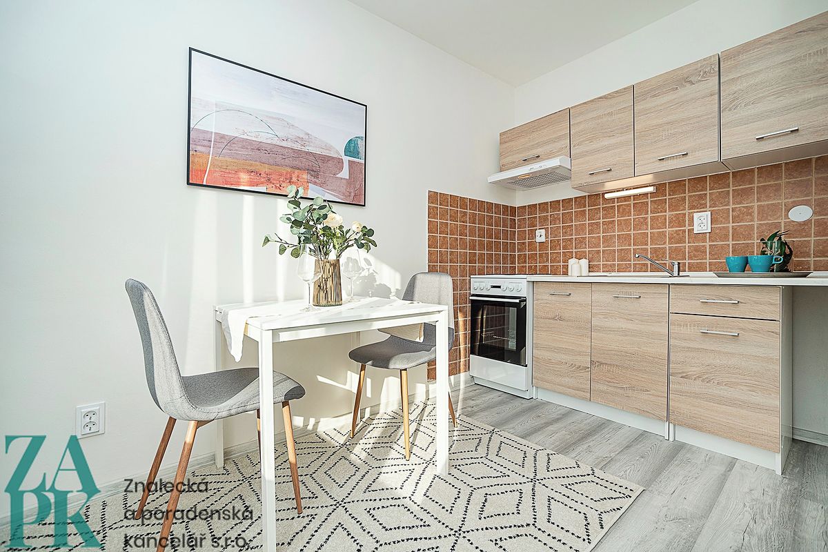 Pronájem bytu 1+kk 33 m² – fotografie 2